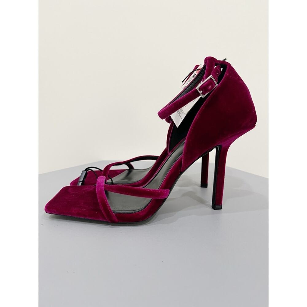 NWT ZARA Velvet Heels